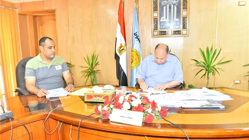 محافظ أسيوط يستعرض آليات توفيق أوضاع الكنائس والمباني الخدمية