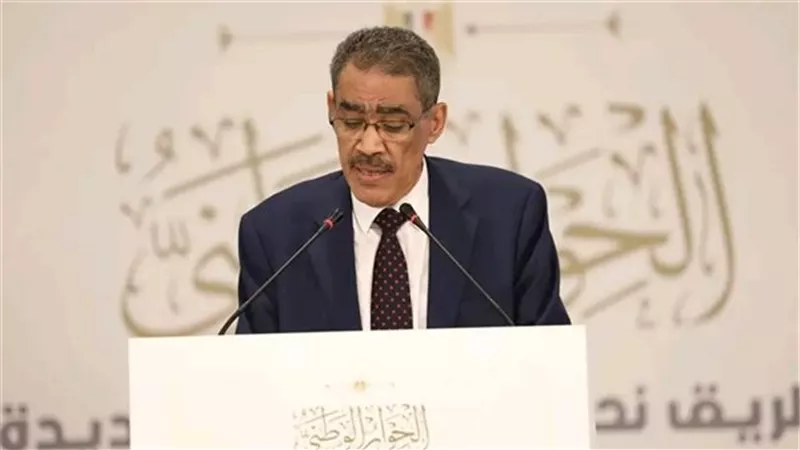 ضياء رشوان: مجلس الأمناء منعقد حاليا ليرفع مخرجات الحوار اليوم لرئيس الجمهورية