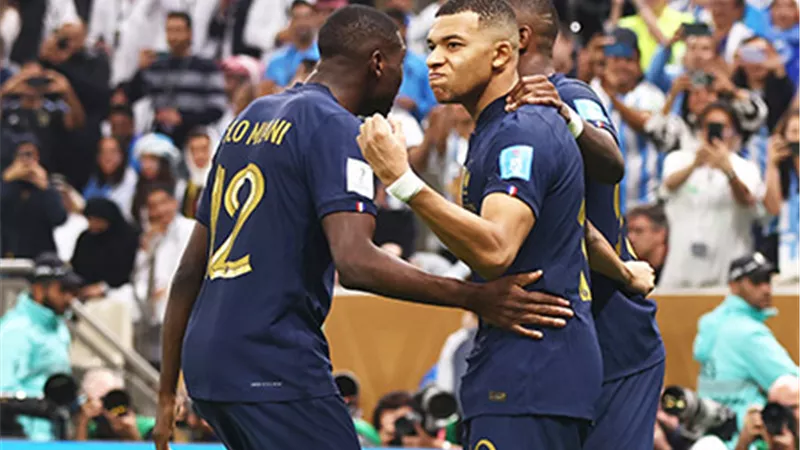 باريس سان جيرمان يقترب من حسم الصفقة العاشرة