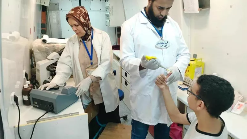 صحة المنيا تنظم قافلة طبية لاهالى قرية تانوف