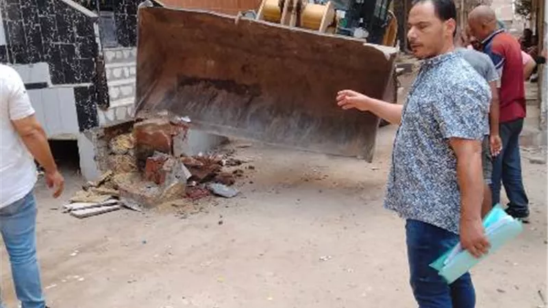 استمرارحملات إزالة الكتل الخرسانية والاشغالات بثانى الزقازيق