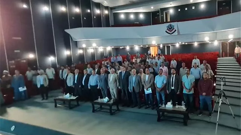 محافظ أسيوط يعلن تنظيم جلسات التشاور لمشروع توصيل الغاز الطبيعى