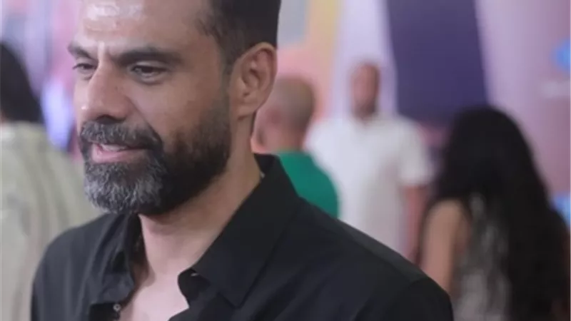 شيكو وهشام ماجد وأمير طعيمة يهنئون أكرم حسني على 