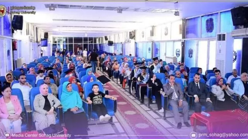 النعماني يشهد حفل تخريج الدفعة ١٨ لطلاب مركز نور البصيرة