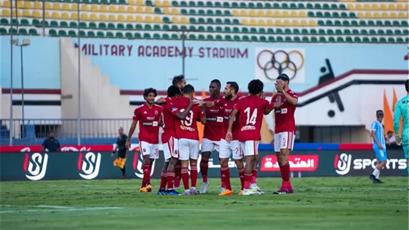 رسمياً .. ظهير الأهلي يوقع لـ 