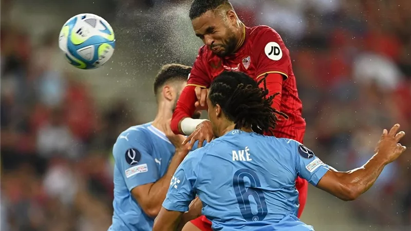 النصيرى يضيع هدفا مؤكدا لإشبيلية أمام مانشستر سيتى بالسوبر - شاهد