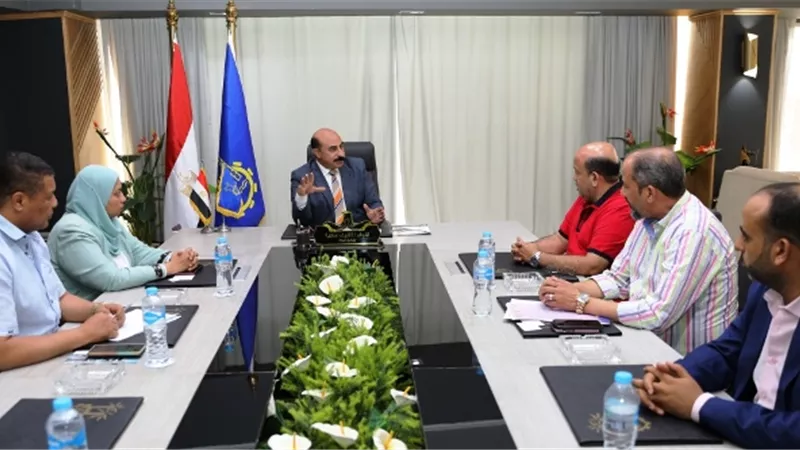 محافظ أسوان: تأسيس مجمع لتصنيع التمور بقرية بنبان