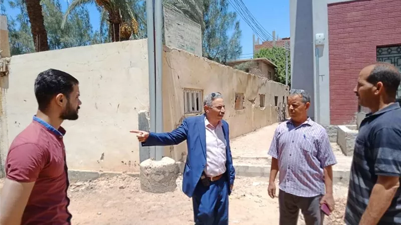 محافظ المنيا يتابع تنفيذ مشروعات حياة كريمة بديرمواس وابو قرقاص