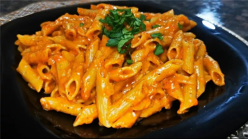 طريقة عمل المكرونة بصوص الجبنة على الطريقة الإيطالية الأصلية