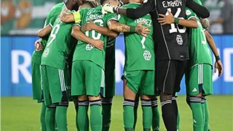 في غياب شريف.. محرز يقود تشكيل أهلى جدة ضد الخليج بالدورى السعودى