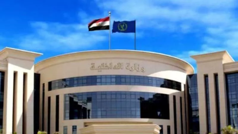 أجهزة الأمن تنجح في إعادة سائح مُتغيب وتسليمه لأهله بالقاهرة