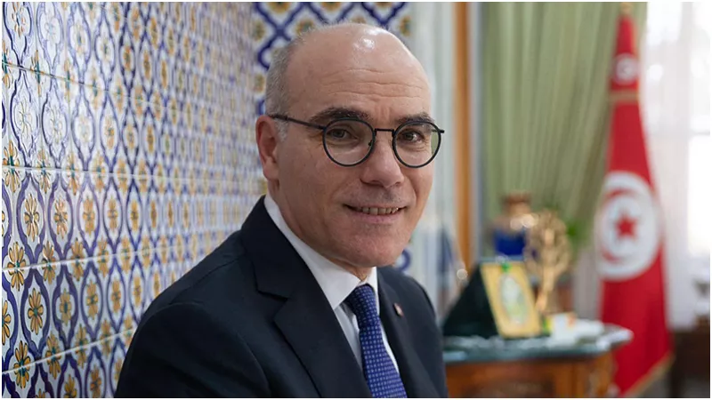 وزير الخارجية التونسي يؤكد الحرص على تعزيز التعاون الثنائي مع الجزائر