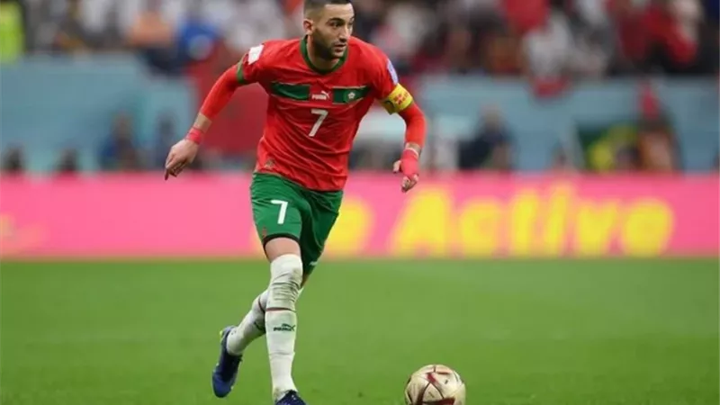 المغربى حكيم زياش يخضع للفحص الطبى تميهدا لانتقالة لجلطة سراي