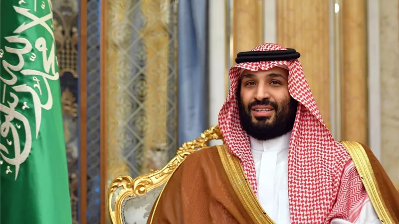 ولي العهد السعودي يبحث مع وزير خارجية إيران سبل تطوير العلاقات