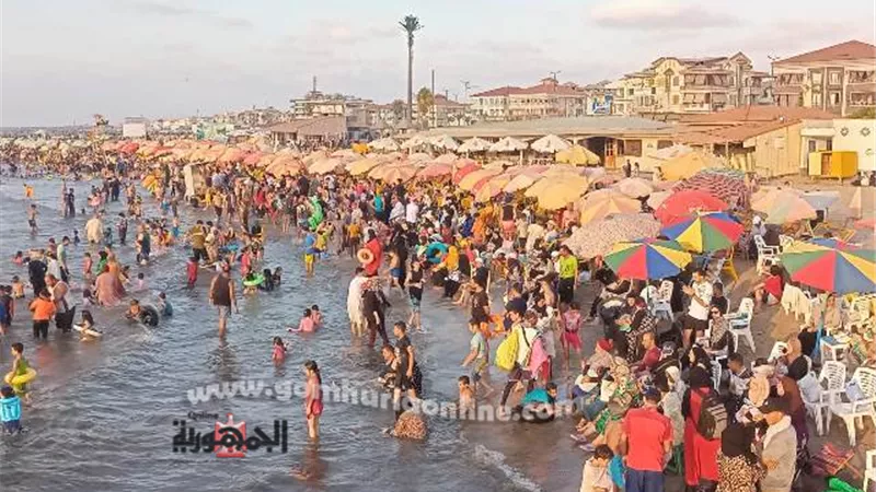 زحام شديد برأس البر وإنقاذ ٦٩ من الغرق وإعادة ٢١٤ أطفال تائهين لذ