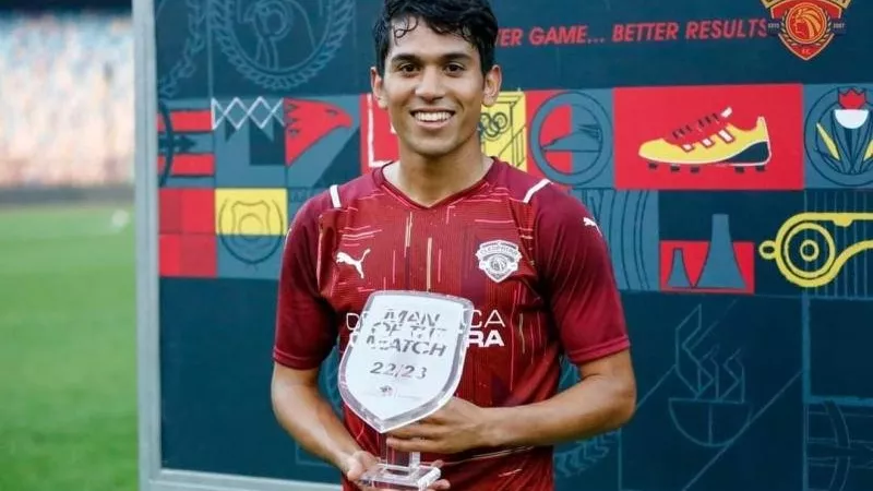 محمد شكرى يستمر مع سيراميكا كليوباترا بعد تراجع الأهلي عن عودته
