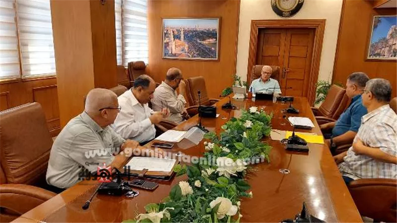 محافظ بورسعيد يناقش ٱليات البدء في انشاء محطة 