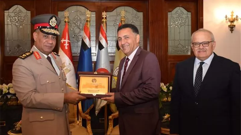 القوات المسلحة توقع بروتوكول تعاون مع جامعة القاهرة