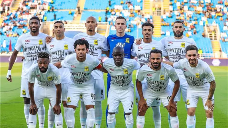 بنزيما يقود تشكيل اتحاد جدة أمام الطائي اليوم في الدوري السعودي