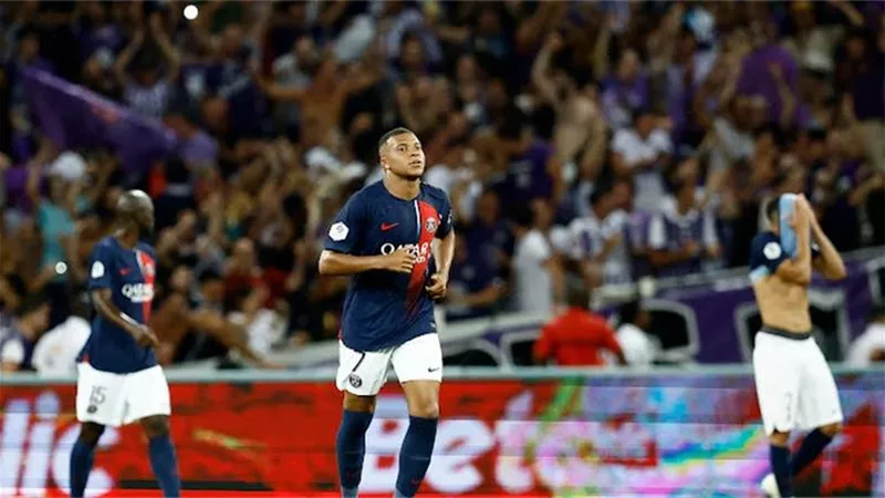 الهدفان من ركلتي جزاء .. باريس سان جيرمان يتعادل مع تولوز 1-1