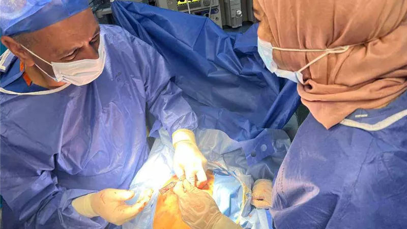 3 جراحات عاجلة ونادرة في مستشفيات بنها الجامعية