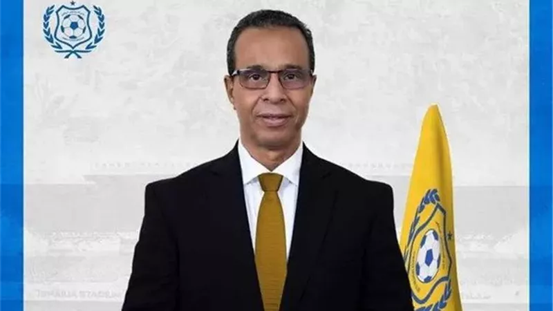 نصر أبو الحسن : من يتولى رئاسة الإسماعيلي كأنه يمسك قطعة من الجمر