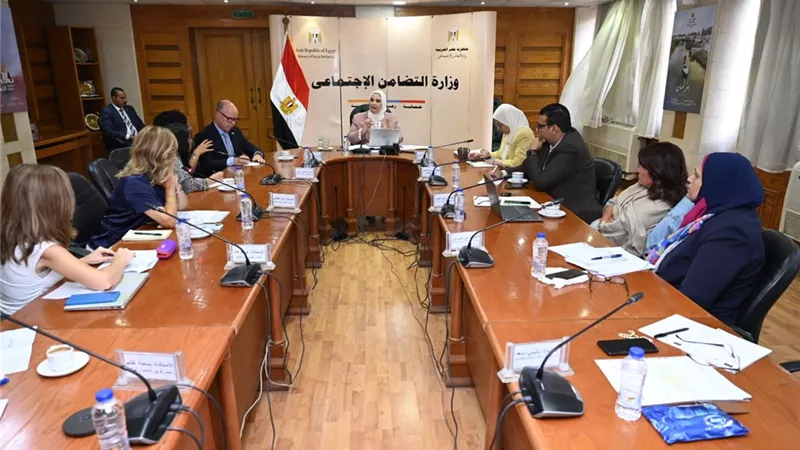 بحث خطة التعاون مع برنامج التمكين الاقتصادي والاجتماعي للمرأة