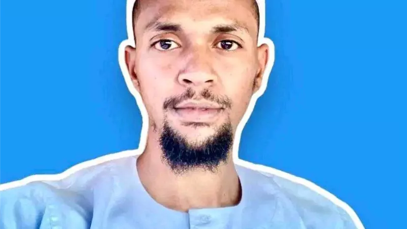 الكاتب عباده أحمد صديق يكشف 