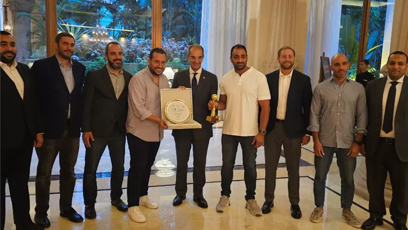 وزير الاتصالات يلتقى بعدد من رواد الأعمال ومؤسسى الشركات المصرية