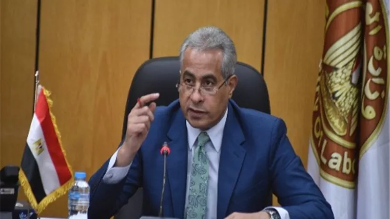 وزير العمل يوجه بالإستمرار في حصر وتدريب وتشغيل ذوي الهمم.. صور
