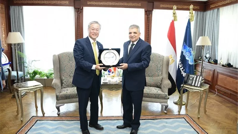 تعاون كورى في مجالات التحول الأخضر مع قناة السويس