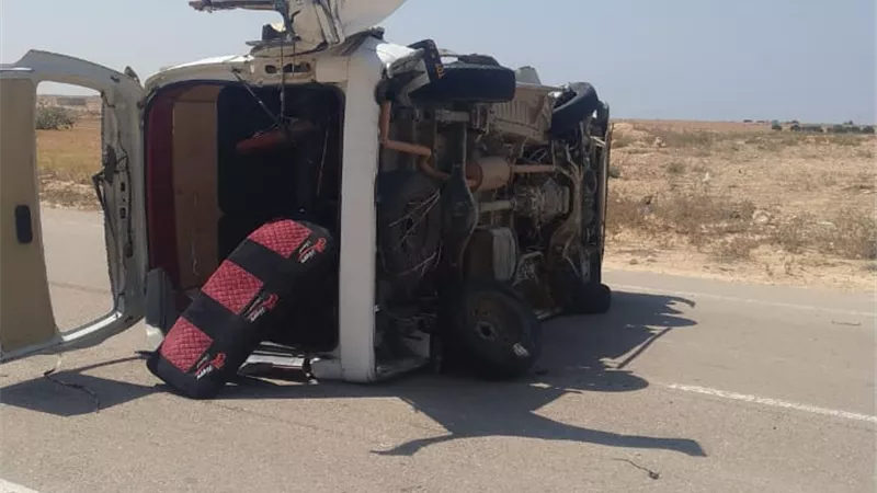 وفاة وإصابة 11 في انقلاب ميكروباص بطريق مطروح السلوم