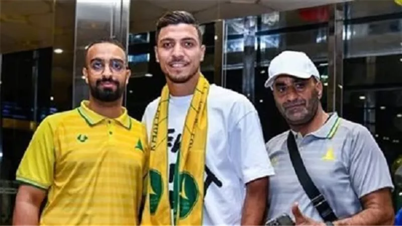 عرابي: رحيل محمد شريف عن الأهلي قرار خاطيء