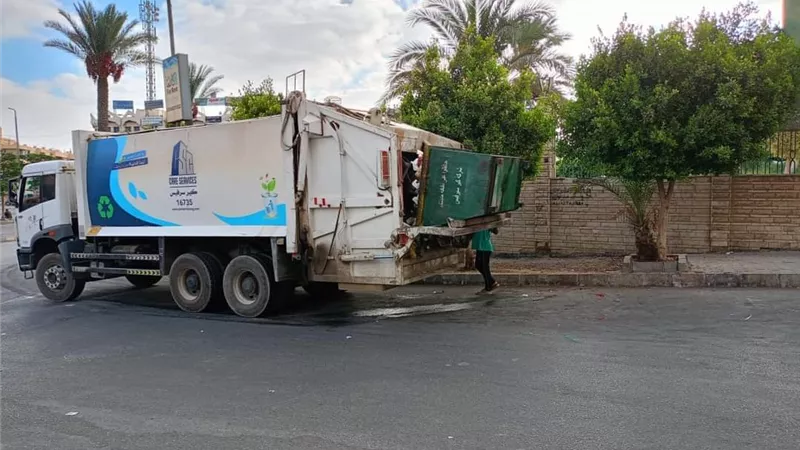 رئيس الجهاز: تكثيف اعمال النظافة بأحياء مدينة العبور