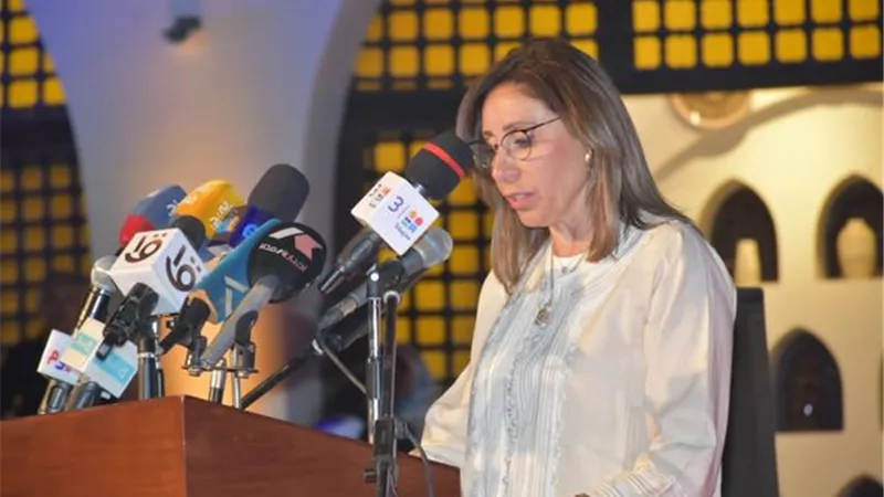 وزيرة الثقافة تفتتح 