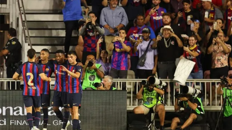 برشلونة يعلن رسميا رحيل أحد نجوم الفريق