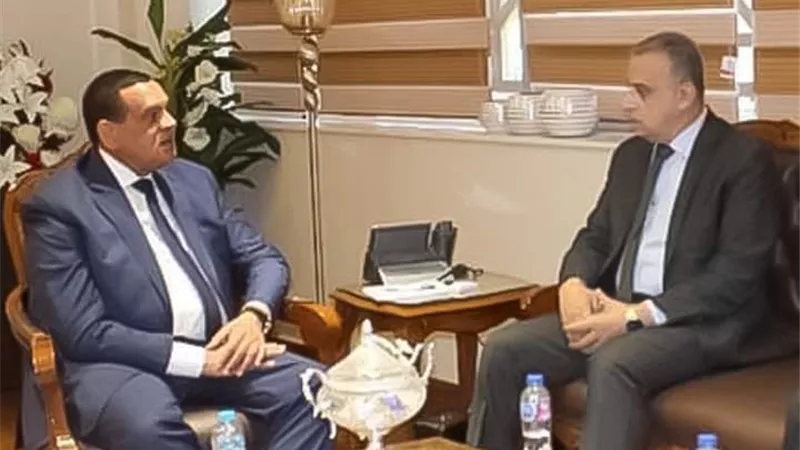 محافظ سوهاج يستعرض الموقف التنفيذي للمشروعات الخدمية