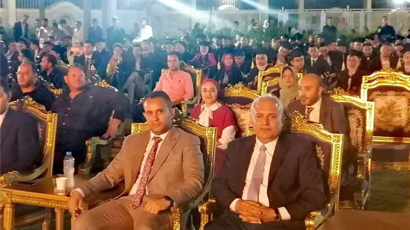 رئيس جهاز دمياط يُشارك في حفل تخرج الدفعة الأولى من كلية الهندسة
