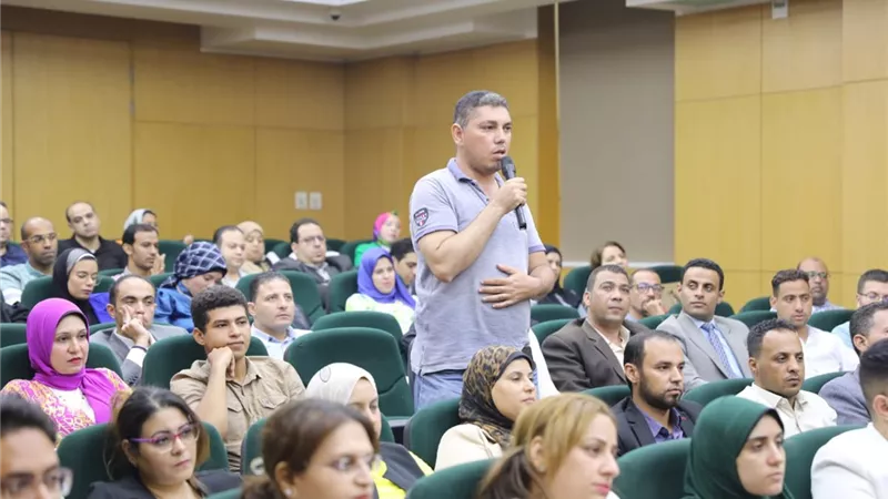 محافظ بني سويف يلتقي شباب مبادرتي تأهيل وتمكين والمجلس الاستشاري