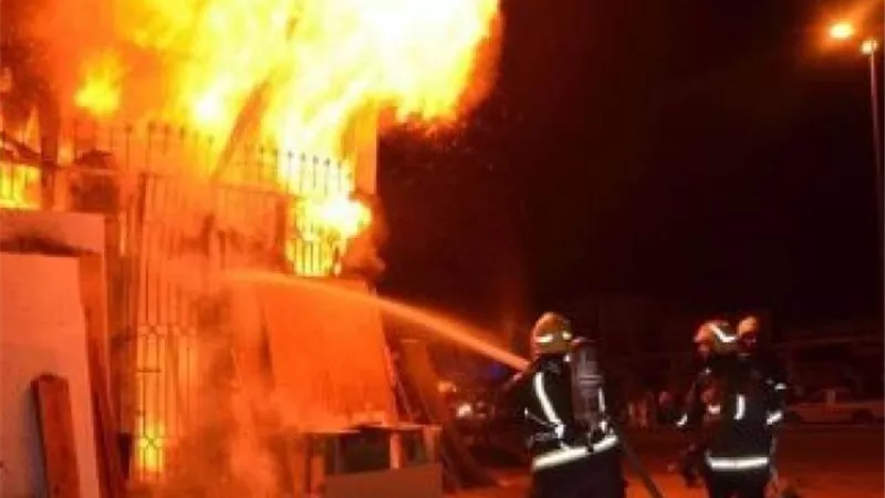 مصرع مدرسة وإصابة ٦ آخرين في حريق شقتين بالسويس