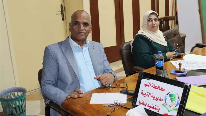وكيل تعليم المنيا يتابع ثالث ايام امتحانات الدور الثاني للثانوية