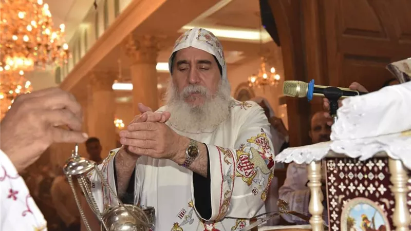 أسقف بني سويف يرأس قداس عيد صعود جسد العذراء ببياض