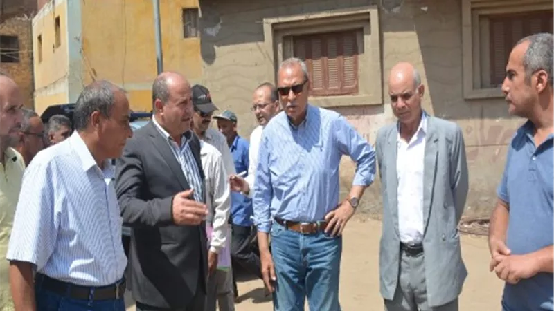 محافظ القليوبية يتفقد مشروع إنشاء محطة رفع صرف صحي بكفر شكر