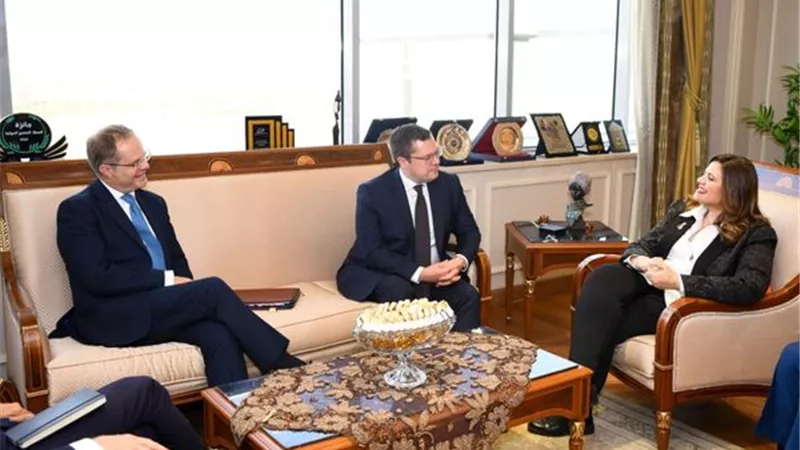وزيرة الهجرة تستقبل نظيرها البريطاني لبحث سبل تعزيز التعاون