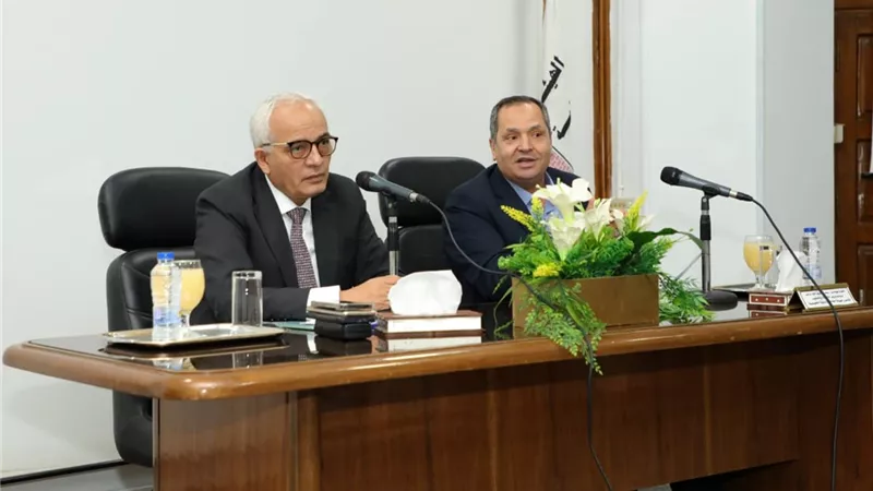 وزير التعليم يستعرض جهود تنفيذ خطة صيانة المباني المدرسية