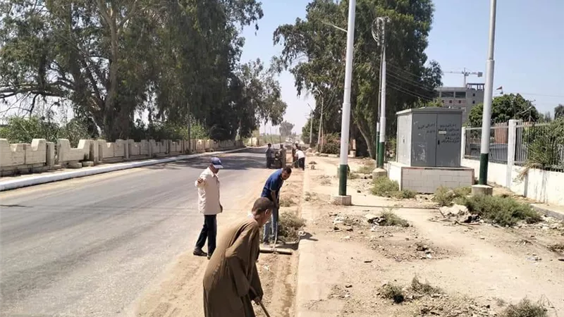 الوحدات المحلية بالمنيا تواصل حملات النظافة ورفع الاشغالات
