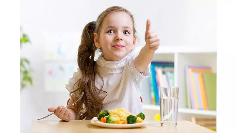 7 اطعمة هامة تساعد على التركيز لطفلك