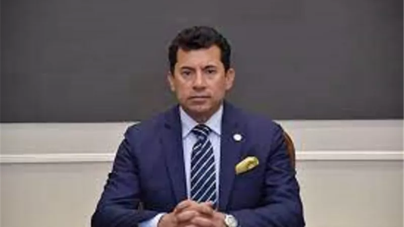 أشرف صبحي يوضح موقف اللجنة الثلاثية بالزمالك من بيع اللاعبين والتعاقدات الجديدة