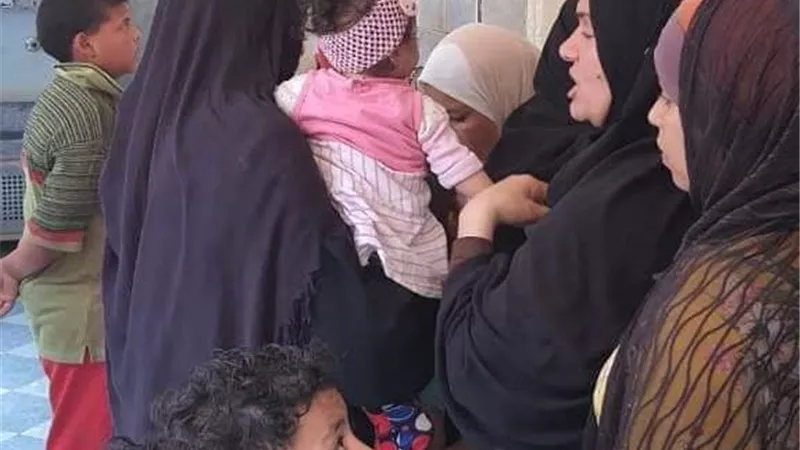 الكشف علي ١٣٨ حالة في قافلة 
