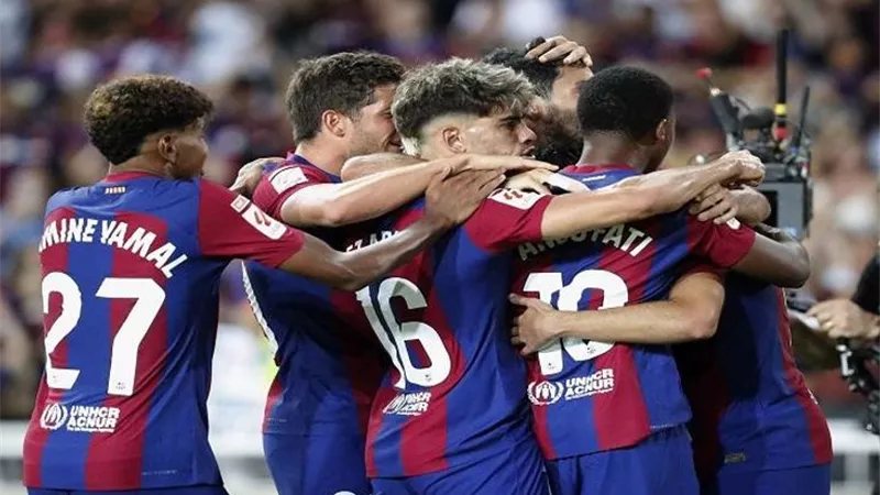 الإعلان خلال ساعات.. برشلونة يحسم التعاقد مع نجم مانشستر سيتي